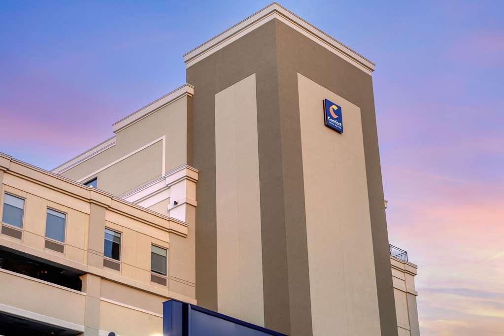 Comfort Inn & Suites Newark Liberty International Airport מראה חיצוני תמונה