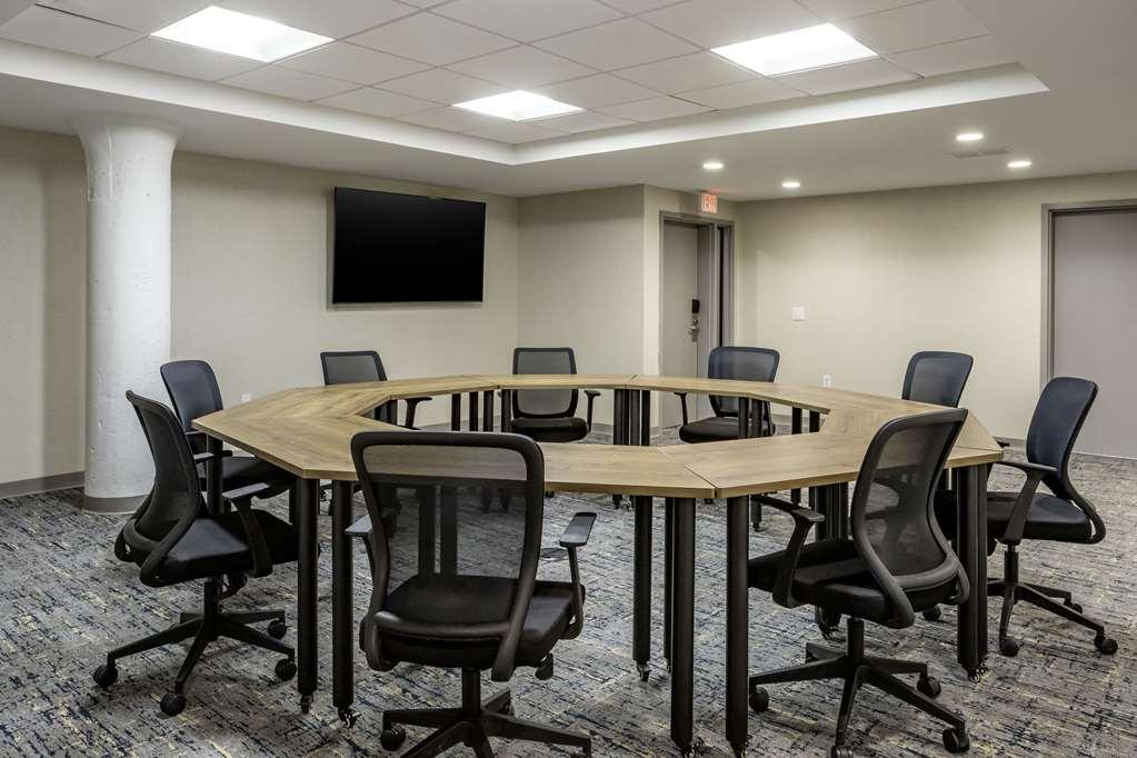 Comfort Inn & Suites Newark Liberty International Airport מתקנים תמונה